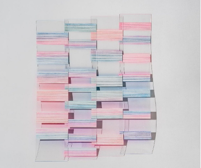 圖4 蕭宇倢，〈Untitled〉，宣紙、壓克力、壓克力板，133x30 cm，2024。